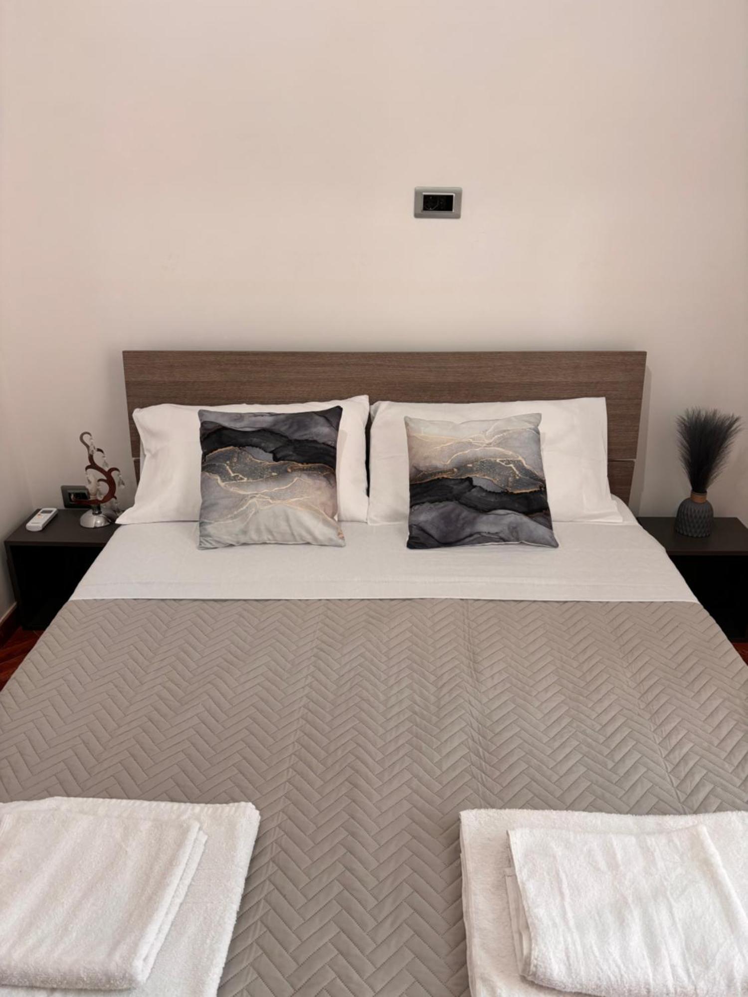 Hotel La Tela Di Elena Napoli Esterno foto