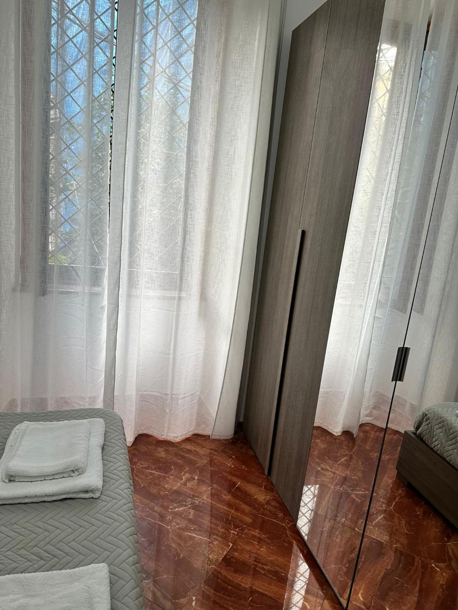 Hotel La Tela Di Elena Napoli Esterno foto
